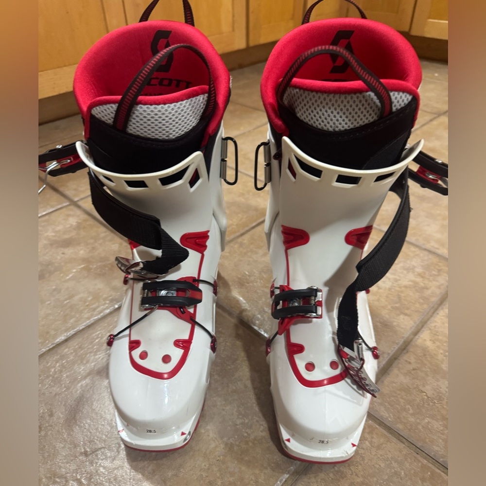 Scott White and Red Ski Boots